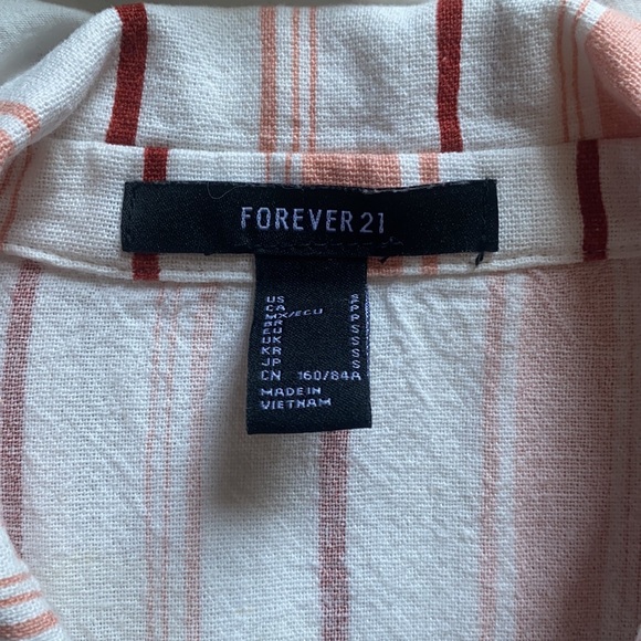 FOREVER21 cropped button up top - Picture 3 of 3